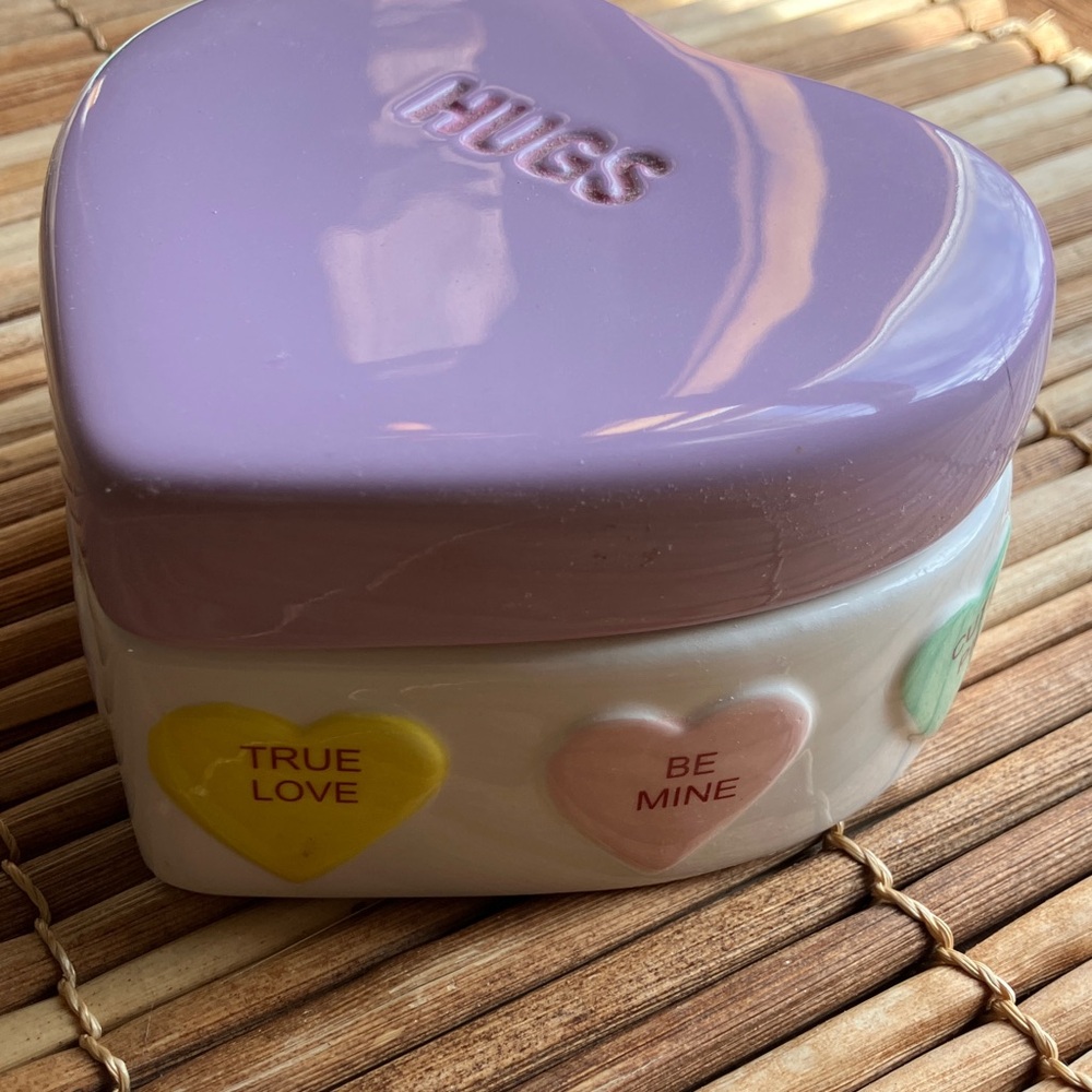 Lavender Heart Ceramic Bath Container - Picture 2 of 10